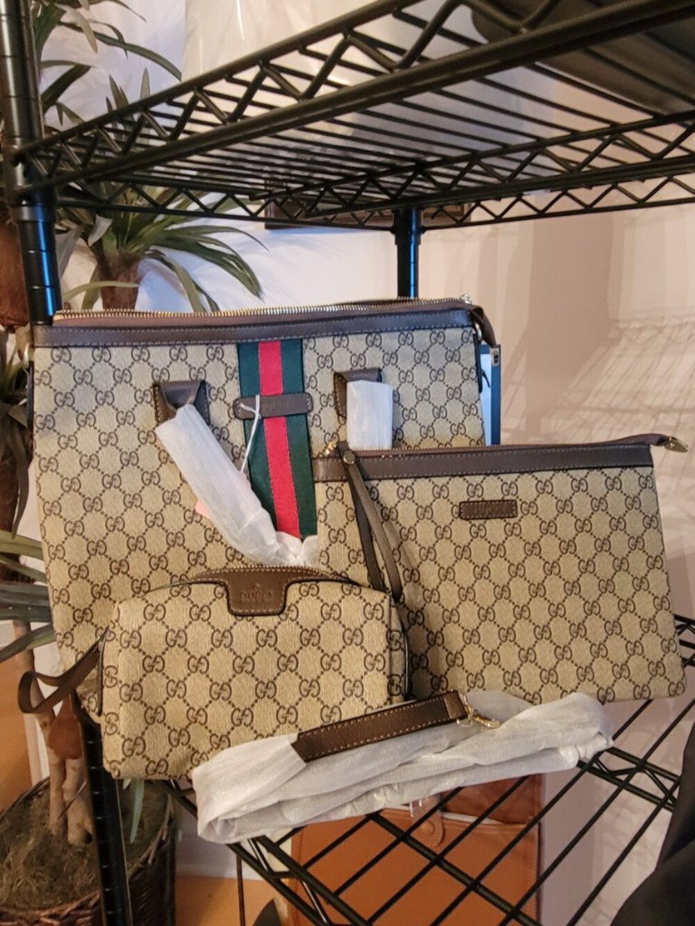 **Great Deal! 3 pieces fashion tote. No brand. New!